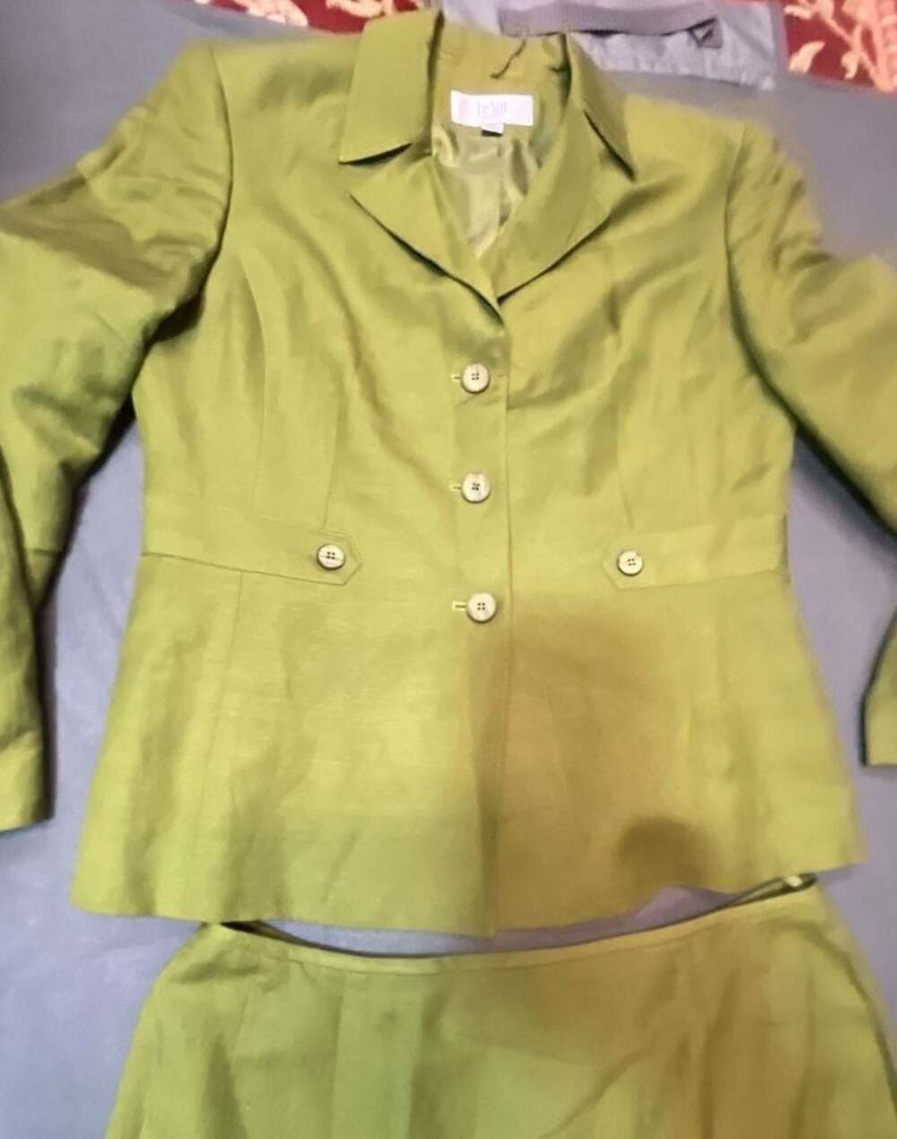 Le Suit Petite Women's 10P Lime Green Linen Blend Blazer and Skirt Suit Set - Picture 5 of 16